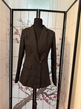 Classic Black Women's Tailored Blazer